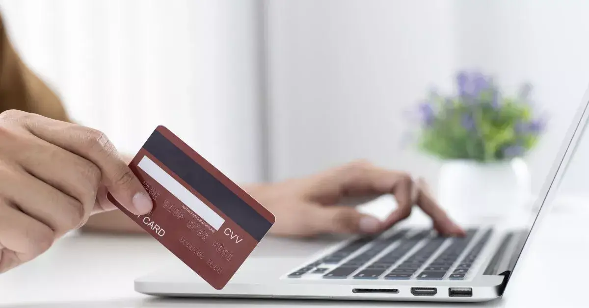 Best Travel Credit Card with No Annual Fee